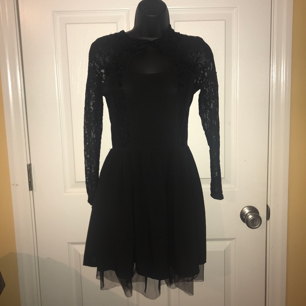 Women’s black dress size small